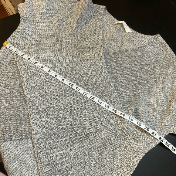 ASTR The Label Size Large Wrap Front Sweater Gray Heather Long Sleeve Light EUC - Picture 8 of 8